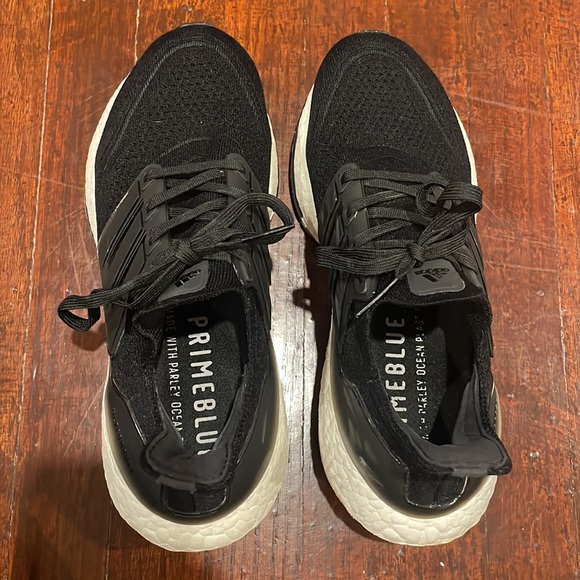 Adidas Ultraboost Light Running Shoes - Picture 3 of 9